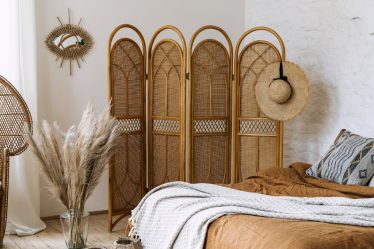 Dormitorul Boho: Un Sanctuar al Confortului și Stilului