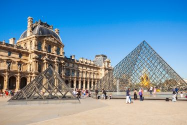 Piramida Luvrului